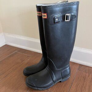 Hunter Rain Boots with Winter Sock Linings Size 6 (Euro 37)